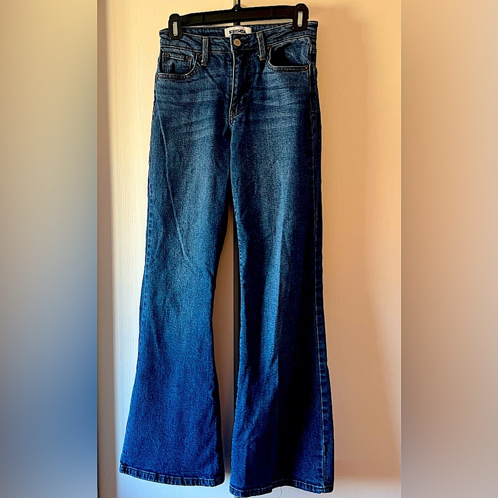 RSQ by Tilly’s Mid Rise Flare Jean